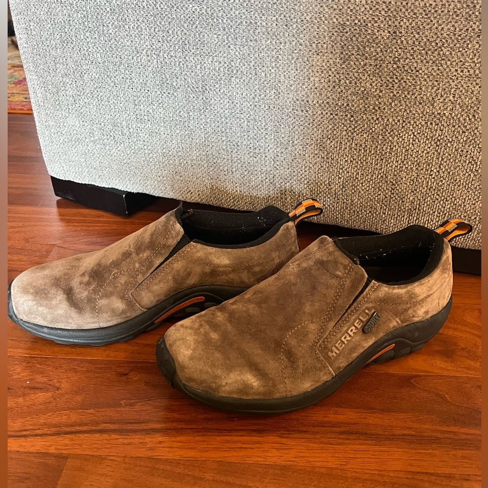 Women’s Merrell Dual Density slip-on shoes. Size 8